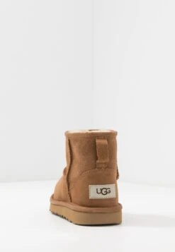 Ugg Classic Mini Ii Unisex - Støvletter - Chestnut 16 Ugg Classic Mini Ii Unisex - Støvletter - Chestnut -Ugg 0e3da423e9d14b82bc91c641651afaac