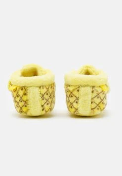 Ugg Bixbee Pineapple Stuffie Unisex - Spedbarnsko - Pineapple -Ugg 3c78668d216f4272a7f8eef7e6c572a3