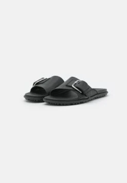Ugg Solivan Buckle Slide - Sandaler - Black 8 Ugg Solivan Buckle Slide - Sandaler - Black -Ugg 5153019481d449fcbbd357af512384a0