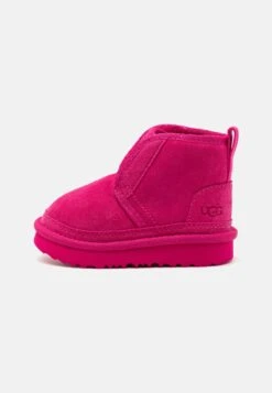 Ugg Accessible Neumel Ez-Fit Unisex - Støvletter - Berry