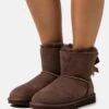 Ugg Mini Bailey Bow - Støvletter - Burnt Cedar