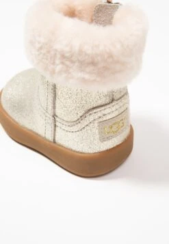 Ugg Jorie Metallic - Babysko - Gold -Ugg 5ecc4f0f1b454ba6b2aebf16e3366e98