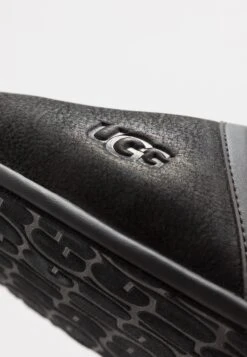 Ugg Scuff - Tøfler - Black -Ugg 70f203e066234c8cbc3f3ebb69f2e5e9