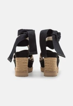 Ugg Abbot Ankle Wrap - Sandaler Med Høye Hæler - Black -Ugg 8294332d882e4092846f1894d678891e