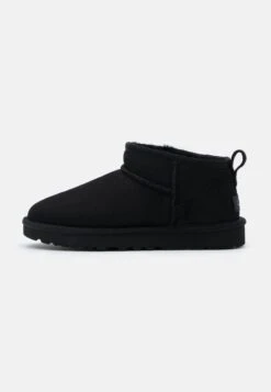 Ugg Classic Ultra - Ankelboots - Black -Ugg 82b271a9b3cd4e799cb6c4fc6f352c2a