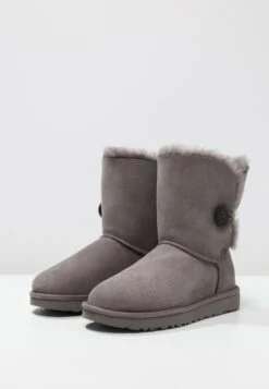 Ugg Bailey Button Ii - Støvletter - Grey 11 Ugg Bailey Button Ii - Støvletter - Grey -Ugg 83adb0153a4244f797125b7309356c1e