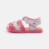 Ugg Kolding Unisex - Sandaler - Pink Multi-Coloured