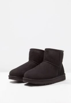 Ugg Classic Mini - Støvletter - Black -Ugg 8f5f1153b2b14ed8bbfe614ef767b60c