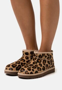 Ugg Classic Ultra Mini Spotty - Vinterstøvler - Natural