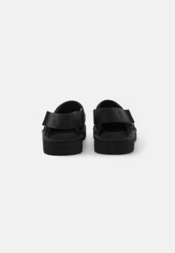 Ugg Goldencoast Clog - Sandaler - Black 8 Ugg Goldencoast Clog - Sandaler - Black -Ugg 9593c1fd0c524f5cbb508fe261ba75f9