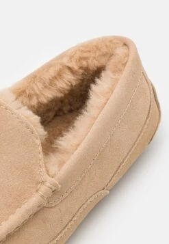 Ugg Ascot - Tøfler - Sand 11 Ugg Ascot - Tøfler - Sand -Ugg 9a8456b4f7d64a5d82309c73d78a89b1