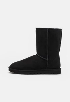 Ugg Classic Short - Vinterstøvler - Black
