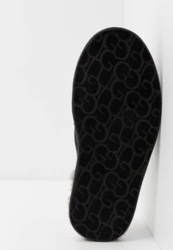 Ugg Scuff - Tøfler - Black -Ugg a7d657a828814ad5b648a220729f64dd