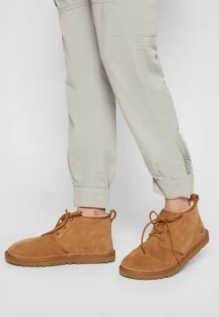 Ugg Neumel - Casual Snøresko - Chestnut
