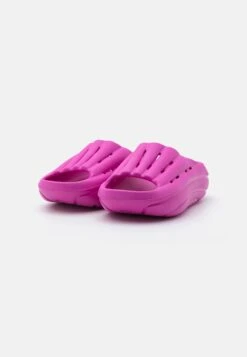 Ugg Foamo Slide - Sandaler - Dragon Fruit 8 Ugg Foamo Slide - Sandaler - Dragon Fruit -Ugg b0e4ce056d8a4f8fa269e209dd8a586b