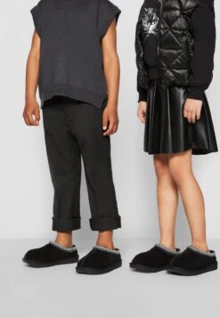 Ugg Tasman Ii Unisex - Tøfler - Black