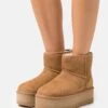 Ugg Classic Mini Platform - Platåstøvletter - Chestnut