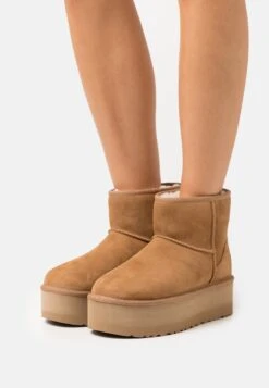 Ugg Classic Mini Platform - Platåstøvletter - Chestnut