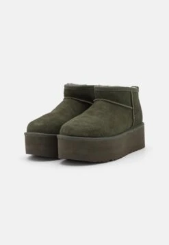 Ugg Classic Ultra Mini Platform - Platåstøvletter - Moss Green -Ugg e179fa3eaca64eb68372a8d0b4a1625f