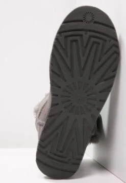 Ugg Mini Bailey Button - Ankelboots - Grey 10 Ugg Mini Bailey Button - Ankelboots - Grey -Ugg eb2df313c4954a4c83a91fb9aa812d2d