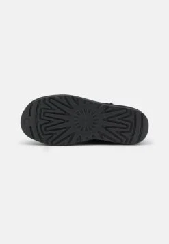 Ugg Classic Ultra Mini Platform - Platåstøvletter - Black 14 Ugg Classic Ultra Mini Platform - Platåstøvletter - Black -Ugg eb7ac42698d94d1b826c6d0448604793