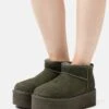 Ugg Classic Ultra Mini Platform - Platåstøvletter - Moss Green