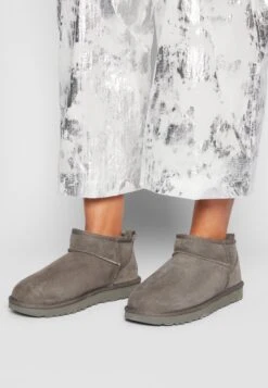 Ugg Classic Ultra - Ankelboots - Grey