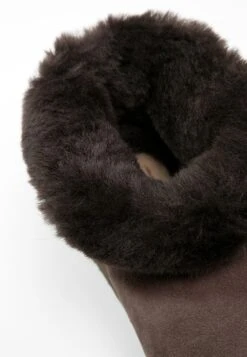 Ugg Classic Mini - Støvletter - Chocolate -Ugg f75e309ec06b4a2eb4a157dd04ec5992